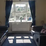 3 Double Bed Bournemouth Apartment Close To Beach!