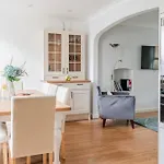 3 Bedroom-House -3Mins To Beach- Petsok