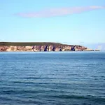 3 Bedroom-House -3Mins To Beach- Petsok