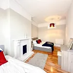 2 Bed In Bournemouth - Sleep 5