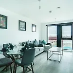 Spacious 1 Bed Apartment In Liverpool W Views
