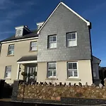 Tobystar House