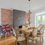 'Above & Beyond' Victorian Semi Parking Beach Garden