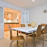 28 Bredon Court