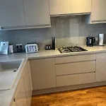 Flat 4 Spectacular 2 Bed Apartment In The Famous Brighton Lanes