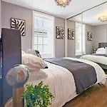Georgian Coach House In A Prime Location In Deal