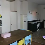 King Charles Family House & Hot Tub