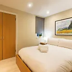 The Van Gogh - Unique 1 Bd -Gold Short Term Stays