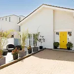 Vibrant Seafront Home For 10 With Pool