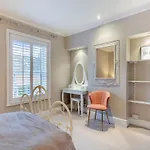 33 Maycroft Road