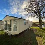 Red Squirrel Retreat At Sandown