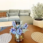 Charming, Brand New Townhouse Near The Sea