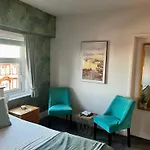 The Fossil Tree Hotel