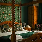 Waverley B & B