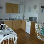 Brambles Chine 209 Self Catering Holiday Home Colwell Bay Isle Of Wight - Ferry Offers Now Available