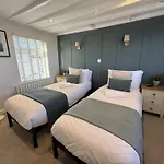 Driftwood House - Luxury Dog-Friendly Townhouse In Cowes, Steps From Marina