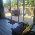 Lakeside Lodge