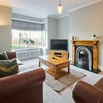 Host & Stay - Peasholm Place