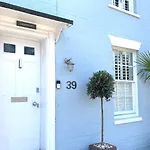 Peppercorn An Enchanting House In Lymington
