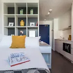 Discover Charming And Comfortable Accommodation In The Vibrant And Iconic Coastal City Of Brighton, Perfect For Your Getaway