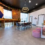 Discover Charming And Comfortable Accommodation In The Vibrant And Iconic Coastal City Of Brighton, Perfect For Your Getaway