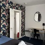 Crown Street Getaway