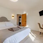 Luxury Cromer Cottage With Hot Tub & Log Burner In Town