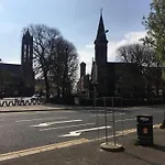 Malone Crescent Apartment - 2Br, 2B In City Centre