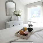 Cosy Cottage, 5 Min To The Beach