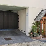 Barbican - Historic - Pets Ok - Parking - 5 Guests