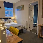 Ashburton House - B&B