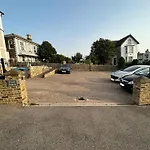 'Little Eaton Margate' Perfectly Located Town House By The Sea, With Free Parking!