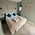 Saffron Cottage - Modern, Central, Seaside, 1Bed