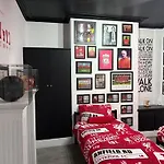 Anfield Abode - Entire Lfc Themed House