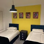 Serenity House, Free Parking, Sleeps 6, Plus Free Stay For 2 Children On Sofa Beds, Near The Beach Restaurant And City Centre, Guests Recommend It