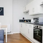Centrally Located Spacious 2 Bedrooms