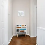 Centrally Located Spacious 2 Bedrooms