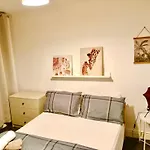 Lovely 4 Bedroom Home In Anfield - Near Stadium, City Centre, Sleeps 18
