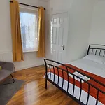 Harbour House - Wifi, Smart Tv, Self Catering - Serving Contractors, Tourists, Santa Pod & Silverstone!!!