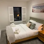 The Coach House Paignton, 5 Min Walk To Beach, Free Parking
