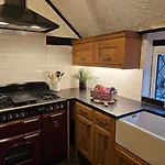 Beautiful Historic Cottage Pets Welcome
