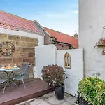 Poppy Cottage - Whitby