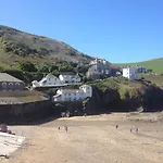 Lobster Cove, Port Isaac, 50 Paces From The Beach