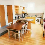 Beautiful House City Conversion, Free Parking