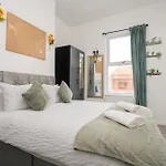 Huge 6Br Home - Perfect For Long Stays!