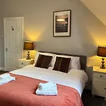 Cosy And Convenient Sunderland Apartment