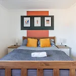 Sunderland Comfort Stylish 3-Bedroom House