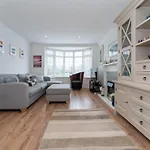 New Perfect 3 Bed House And Parking