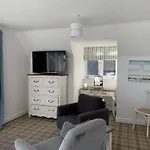 Bempton View At The Bay Filey, Sleeps 10, And 2 Dogs Welcome For Free Too!