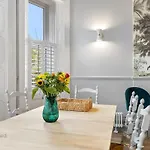 Huge Spacious 8 Bed Luxury Villa